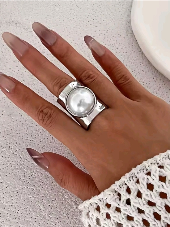 Anthropologie Jewelry - Silver Pearl Dome Statement Ring - White Pearl Accent